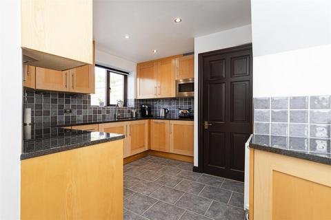 4 bedroom detached house for sale, Dodlee Lane, Huddersfield HD3