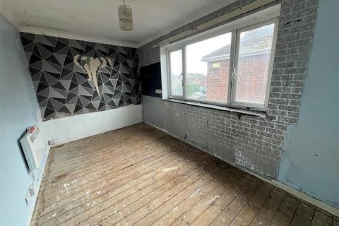 2 bedroom apartment for sale, East Avenue, Syston, Leicester