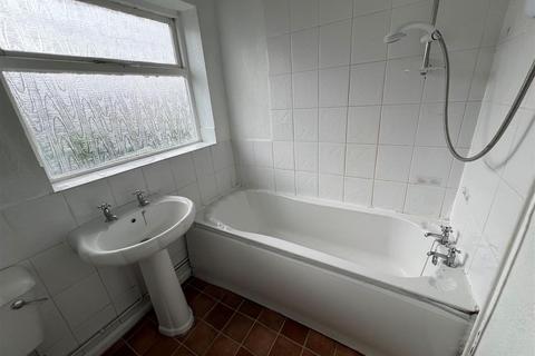 2 bedroom apartment for sale, East Avenue, Syston, Leicester