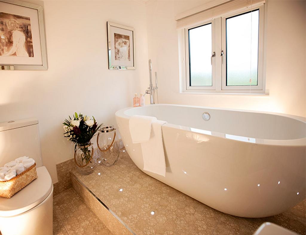 Main Bathroom EXAMPLE