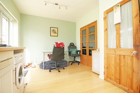 3 bedroom semi-detached house for sale, North Drive, Wesham PR4