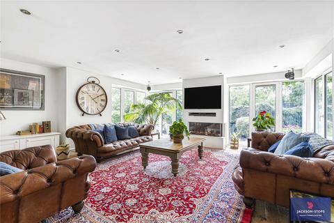 6 bedroom house for sale, Mulberry Close, Off The Avenue, Dallington, Northampton, NN5