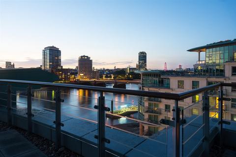 3 bedroom apartment for sale, Kestrel House, St George Wharf, SW8
