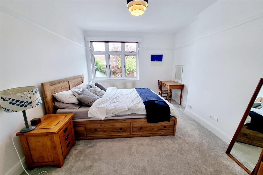 Bedroom 2: