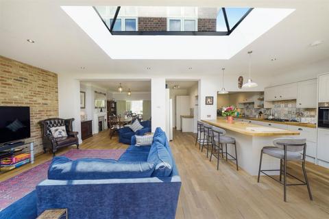 4 bedroom semi-detached house for sale, Evelyn Road, Cockfosters, EN4