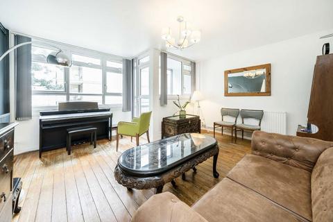 3 bedroom flat for sale, Brisbane Street, London SE5