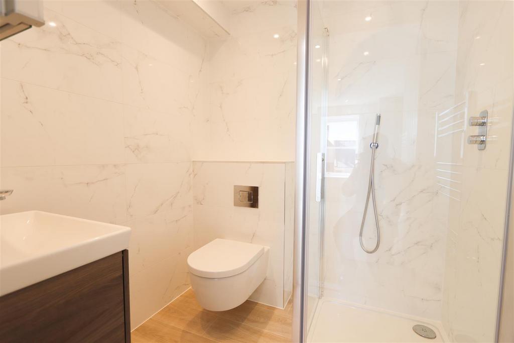 Ensuite edit 1 .jpg