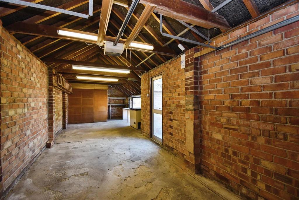 Tandem garage