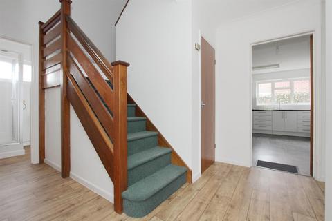 4 bedroom house to rent, 7 Glebe Close, Weymouth