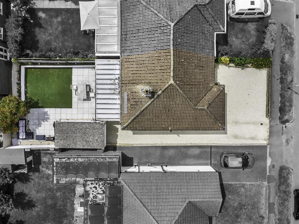 DJI 0432 V2-BW.jpg