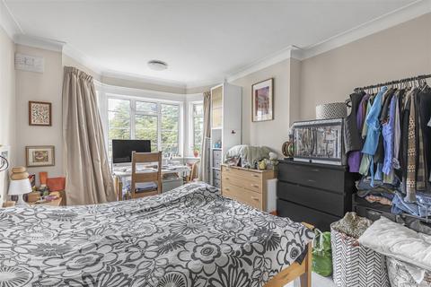 2 bedroom flat for sale, St. Leonards Court, East Sheen, SW14