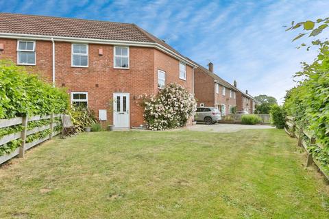 3 bedroom semi-detached house for sale, Auchinleck Close, Driffield YO25
