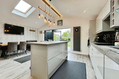 4 bedroom semi-detached house for sale, Beechdale, Cottingham, HU16 4RH