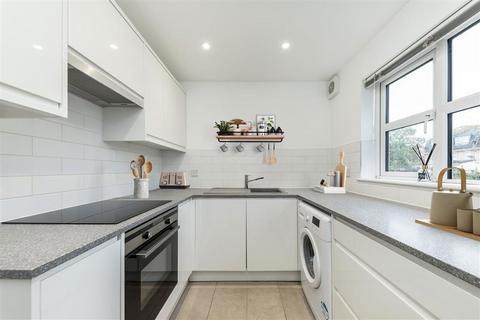 1 bedroom flat for sale, Le May Avenue, London SE12