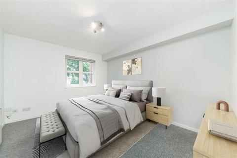 1 bedroom flat for sale, Le May Avenue, London SE12