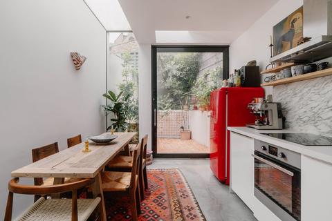 1 bedroom flat for sale, Ivanhoe Road, London, SE5