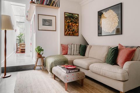 1 bedroom flat for sale, Ivanhoe Road, London, SE5