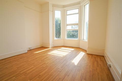 2 bedroom flat for sale, Pevensey Road, St. Leonards-On-Sea