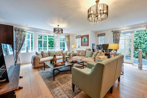 St Annes Mews, Wimbledon, London, SW20