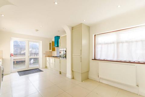 5 bedroom terraced house to rent, Grove Green Road, Leytonstone, London, E11