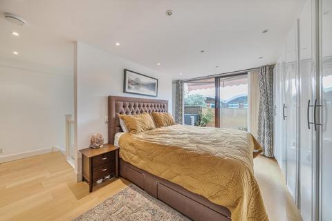 undefined, Petersham Road,  Richmond,  TW10