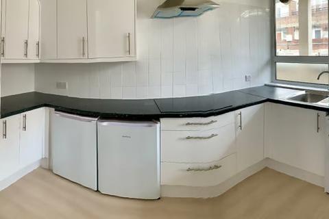 3 bedroom maisonette to rent, Broxwood Way, London NW8