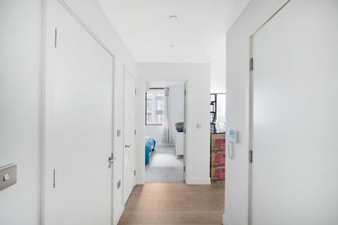 1 bedroom flat to rent, West Apartments, Ashley Road