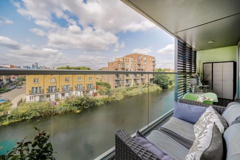 2 bedroom flat for sale, Copperfield Road, London E3