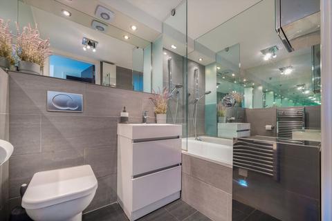 2 bedroom flat for sale, Copperfield Road, London E3