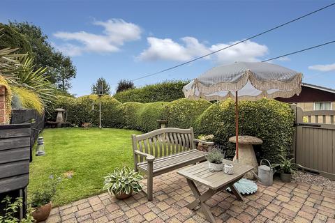 1 bedroom detached house for sale, Lower Road, Bratton
