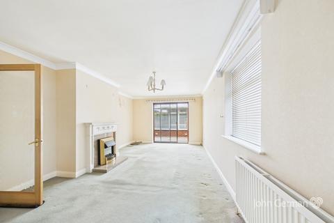 2 bedroom detached bungalow for sale, Elmstone Close, Stafford