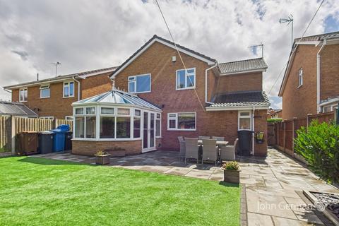 3 Greenfinch Close, Uttoxeter, ST14 8UB