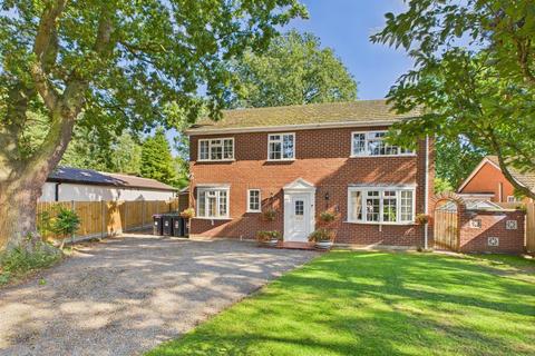 4 bedroom detached house for sale, Woodland Drive, Woodhall Spa LN10