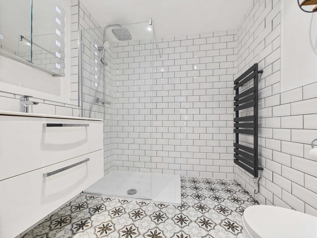 Cam04092 g0 pr0080 still017