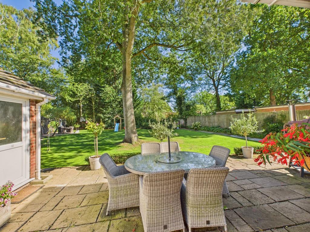 Cam04092 g0 pr0080 still021