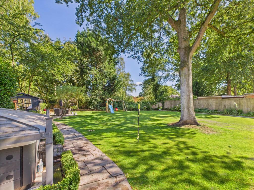 Cam04092 g0 pr0080 still022