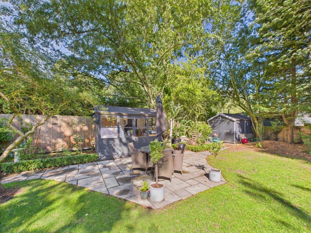 Cam04092 g0 pr0080 still023