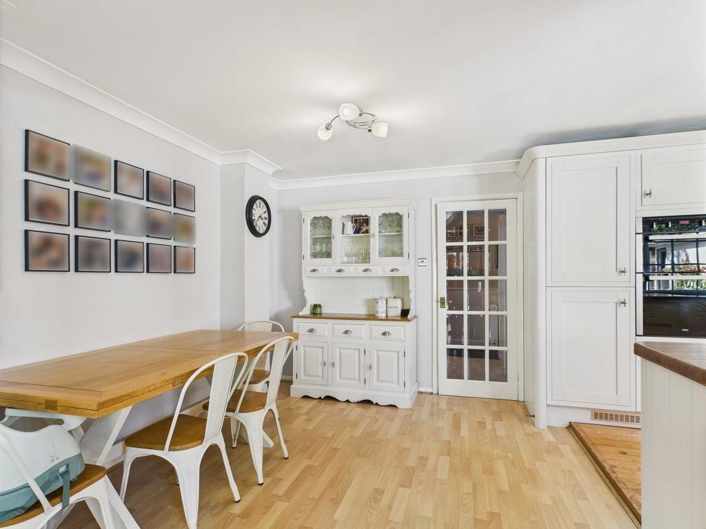 Cam04092 g0 pr0080 still008