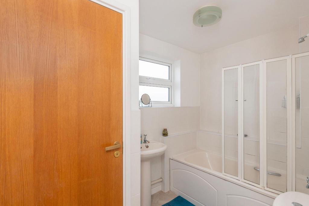 0 W6 RWW - Bathroom C.jpg