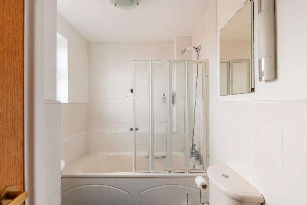 0 W6 RWW - Bathroom B.jpg