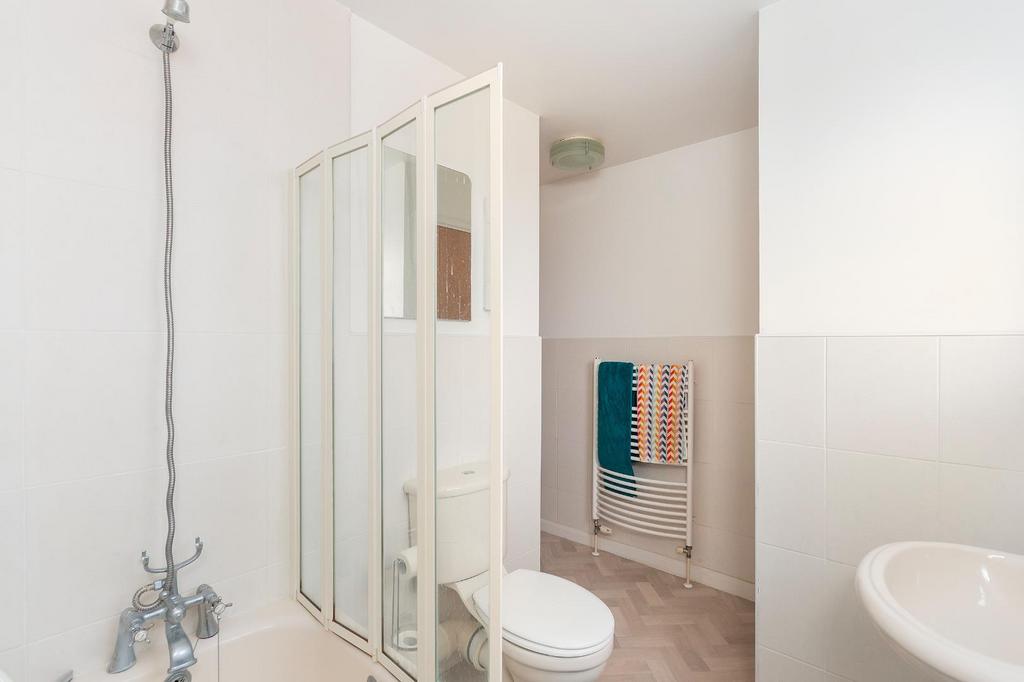 0 W6 RWW - Bathroom A.jpg