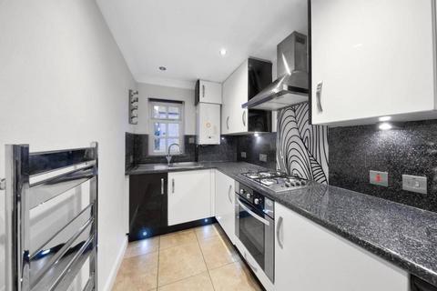 Albany Mews, Barnsbury, London, N1