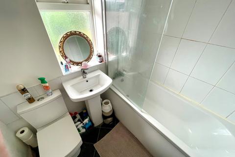 99 Bealeys Avenue, Wednesfield, Wolverhampton, WV11 1EP
