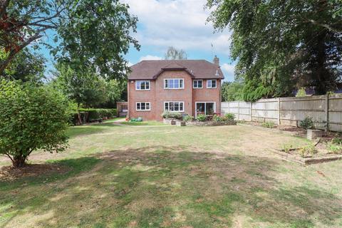 2 Derbyfields, North Warnborough, Hook, RG29 1HH