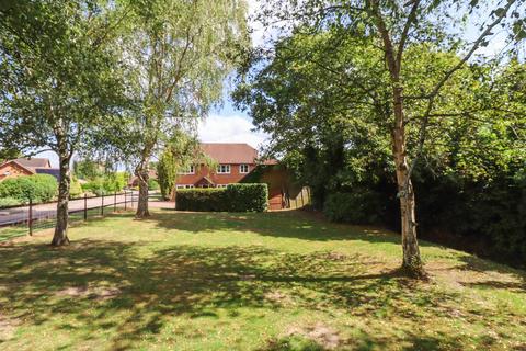 2 Derbyfields, North Warnborough, Hook, RG29 1HH