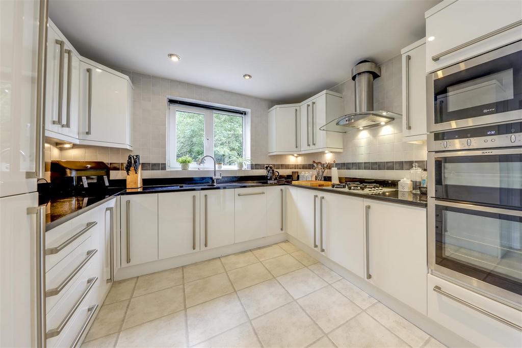 Kitchen Alt