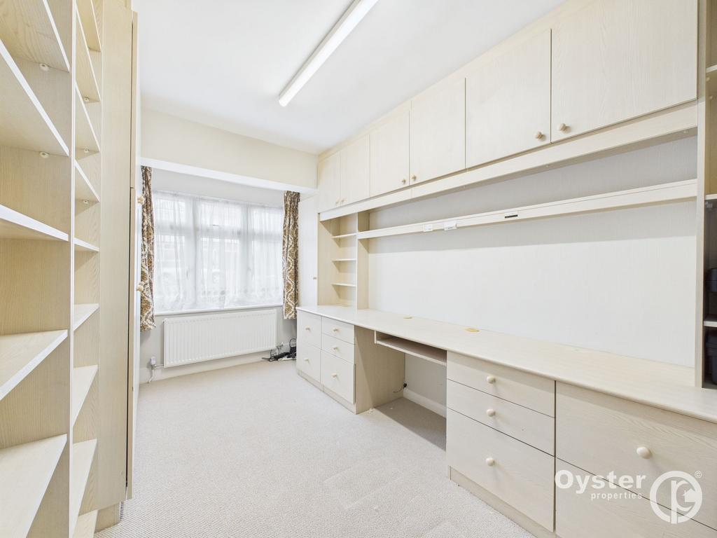 Bedroom 5/ Study