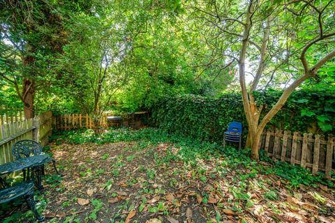 1 bedroom flat for sale, Trafalgar Avenue, London, SE15
