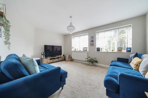 3 bedroom semi-detached house for sale, Hillcrest Road, Gloucestershire GL5