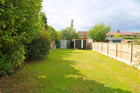 3 bedroom semi-detached house for sale, Edinburgh Drive, Rushall